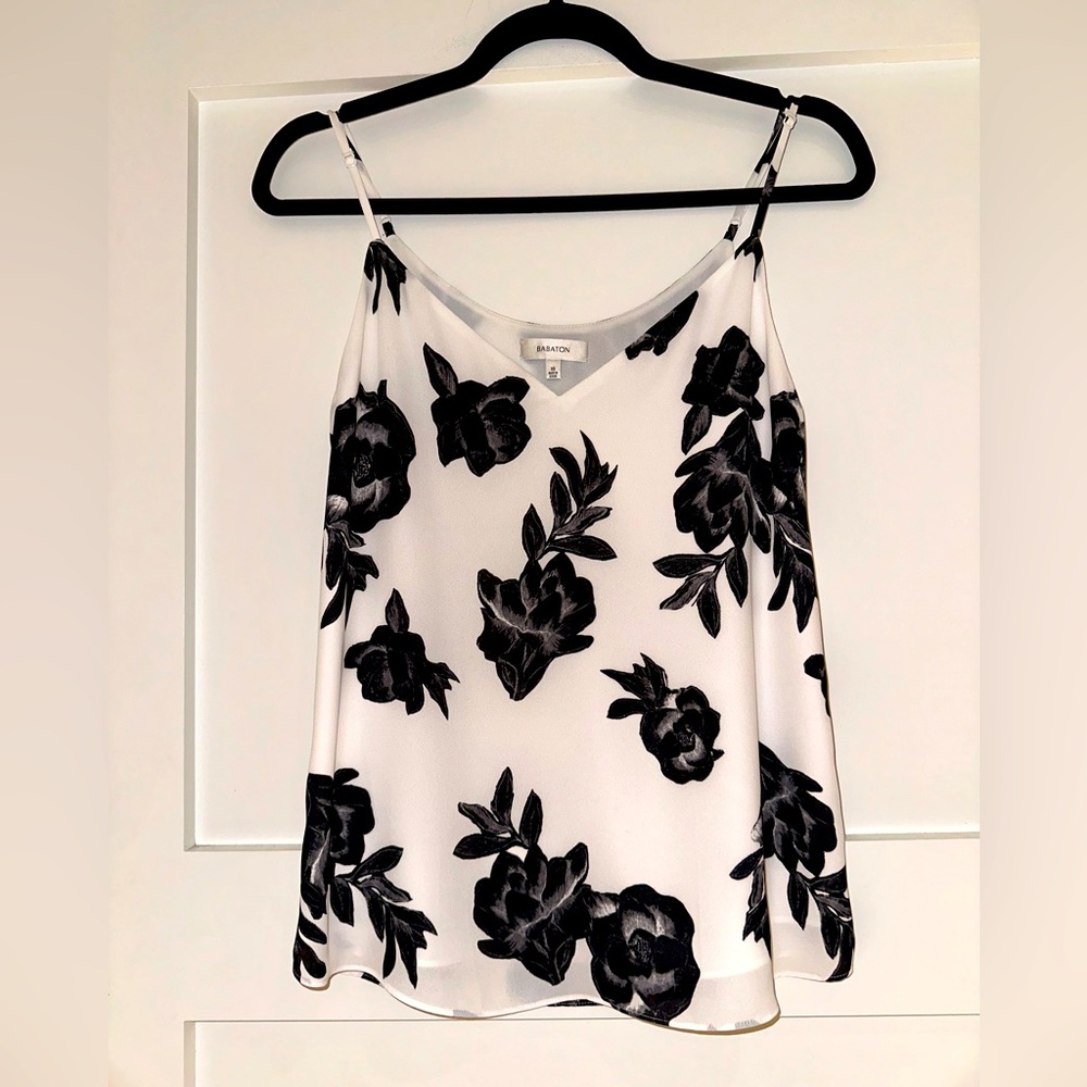 Reduced! 🖤 Babaton floral blouse